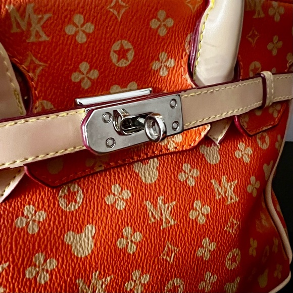 DISNEY Magic Kingdom Birkin-Inspired Satchel - Picture 9 of 12
